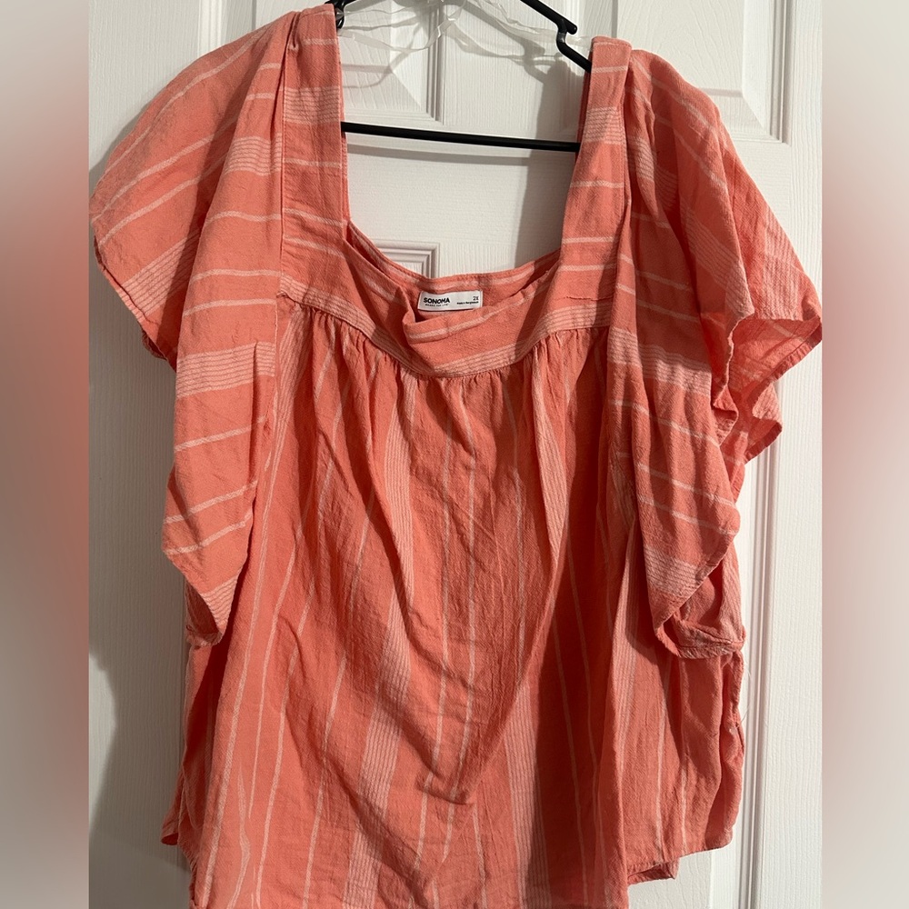 Flutter sleeve top